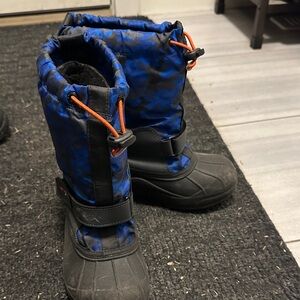 Columbia Kids Blue and Black Boots